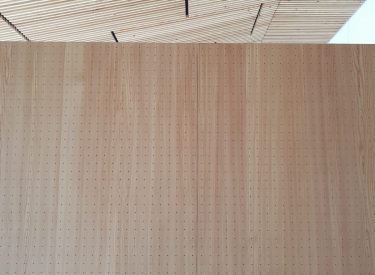 Montaz drevenych obkladov a podhladov 35